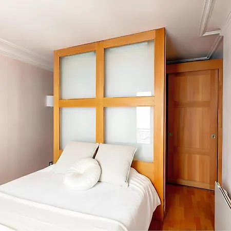 Spacious 2br For 7 - Near Palais Des Congres Париж