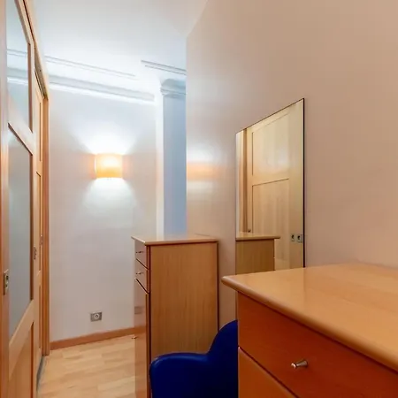 Апартаменты Spacious 2br For 7 - Near Palais Des Congres