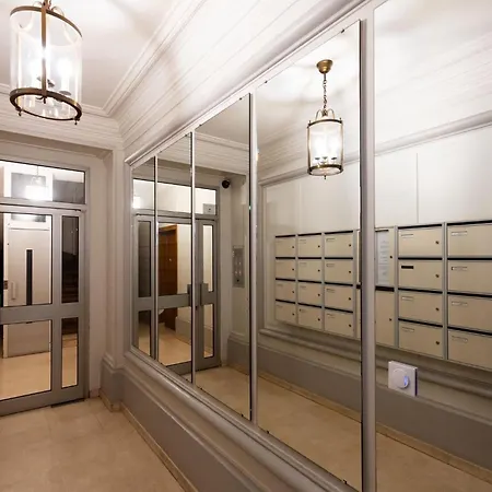 Elegant 2br - Sleeps 7 - Walk To Arc De Triomphe * 巴黎