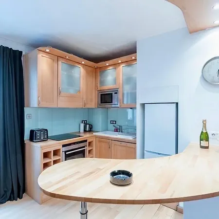 Elegant 2br - Sleeps 7 - Walk To Arc De Triomphe Appartamento Parigi