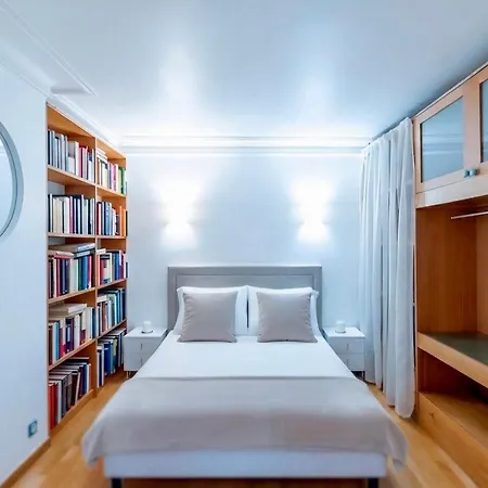 Elegant 2br - Sleeps 7 - Walk To Arc De Triomphe 公寓 *