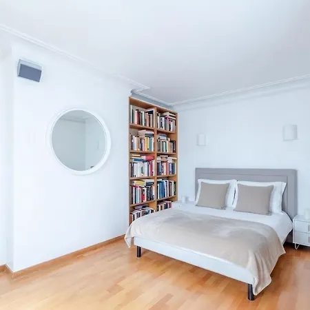 Elegant 2br - Sleeps 7 - Walk To Arc De Triomphe * Parigi