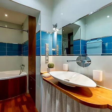Elegant 2br - Sleeps 7 - Walk To Arc De Triomphe Appartamento