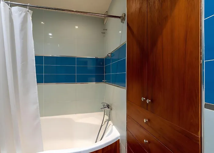 Spacious 2br For 7 - Near Palais Des Congres Париж
