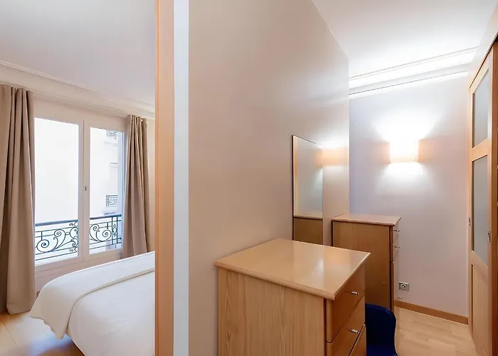 Апартаменты Spacious 2br For 7 - Near Palais Des Congres